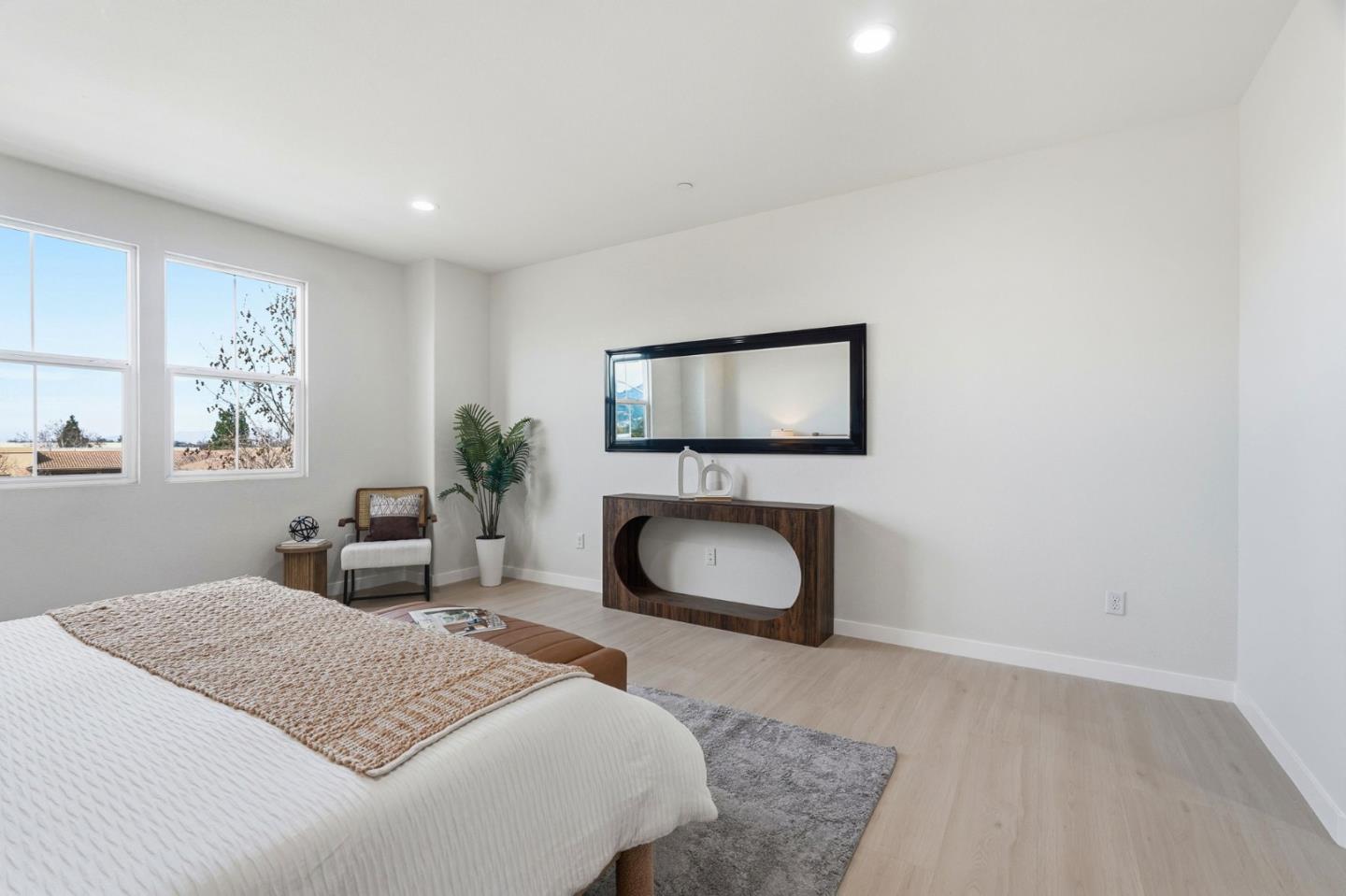 168 East Main Avenue