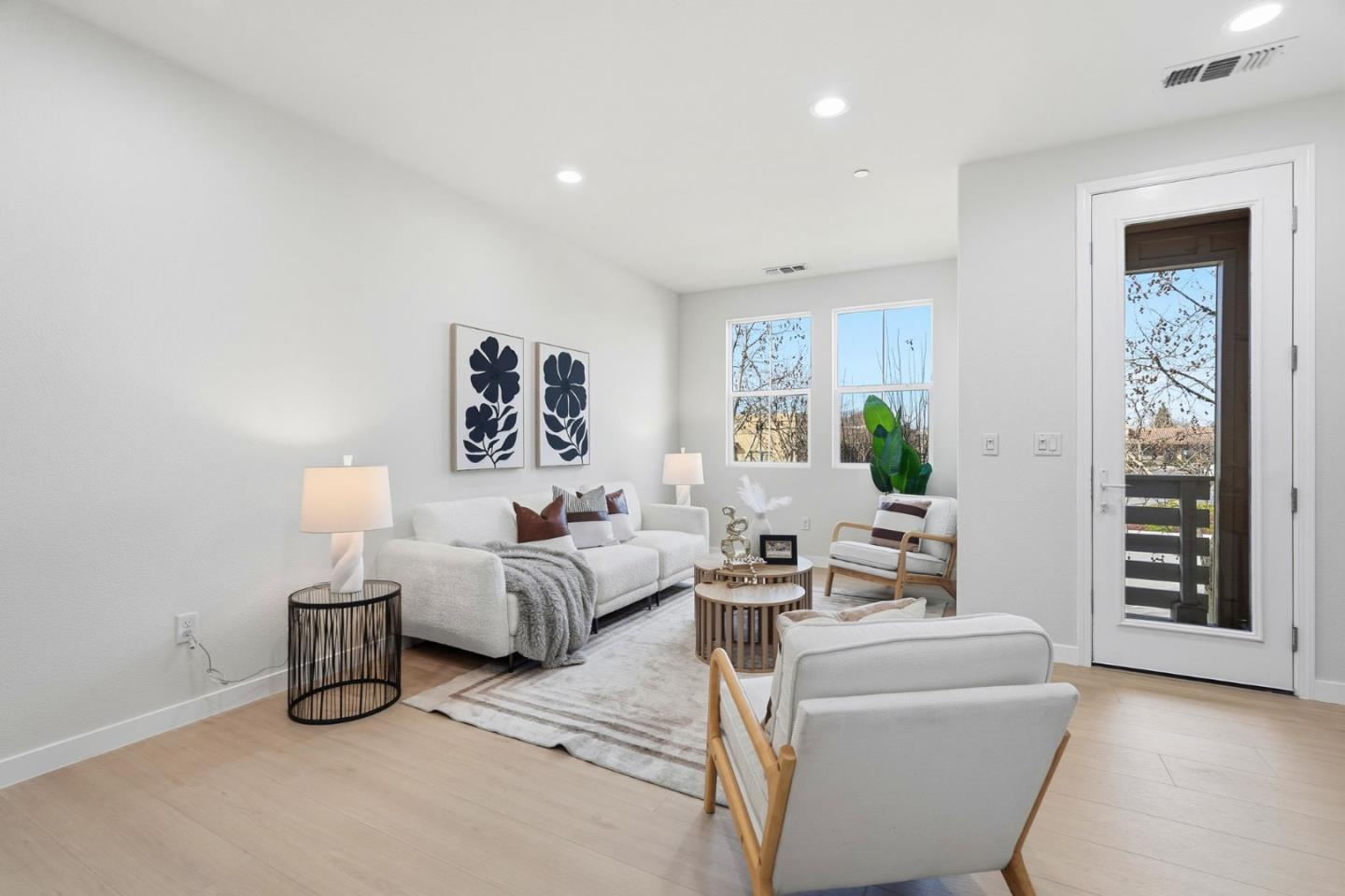 168 East Main Avenue