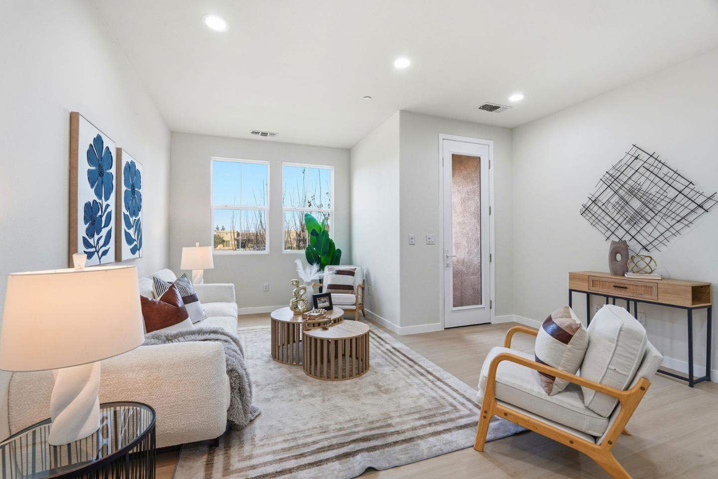 168 East Main Avenue