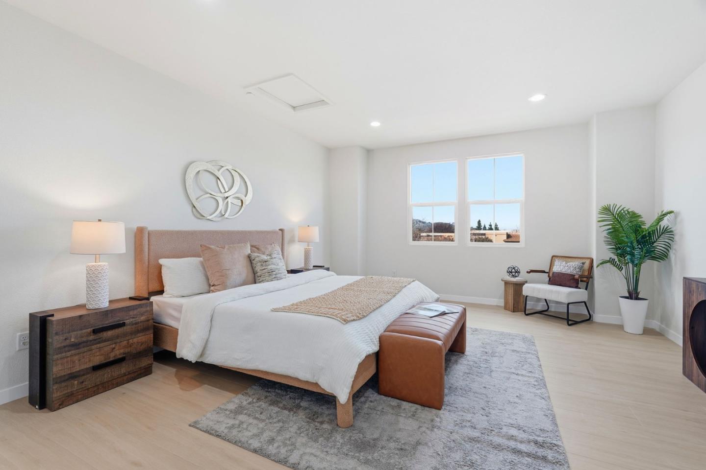 168 East Main Avenue