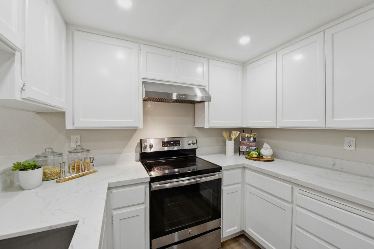 6281 Kelez Court