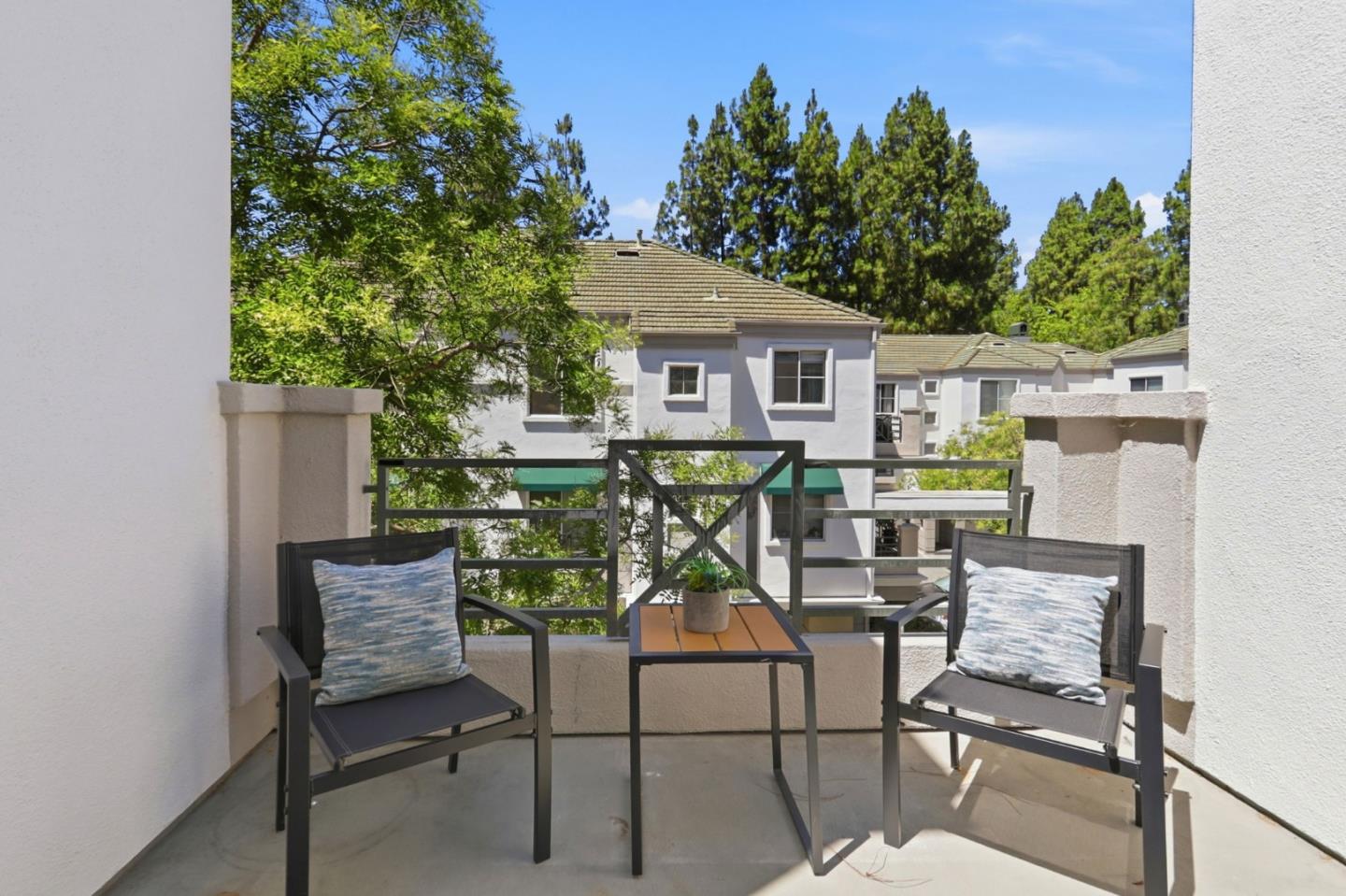 410 Milan DR 220