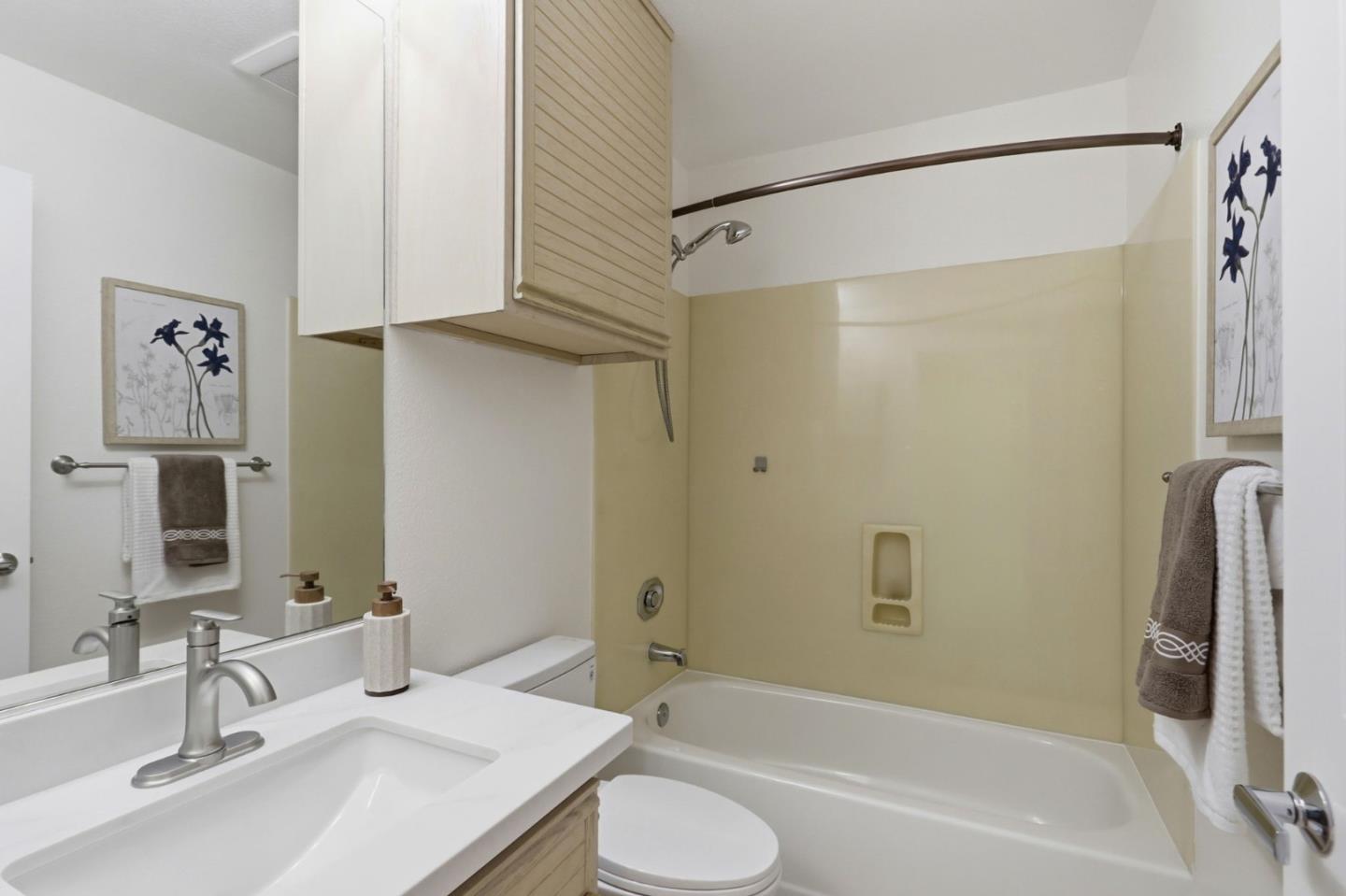 410 Milan DR 220