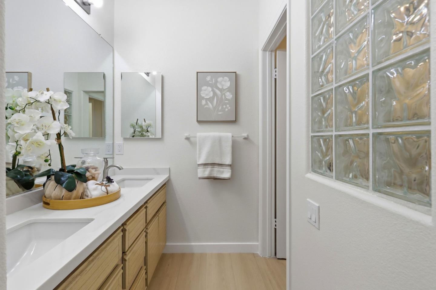 410 Milan DR 220