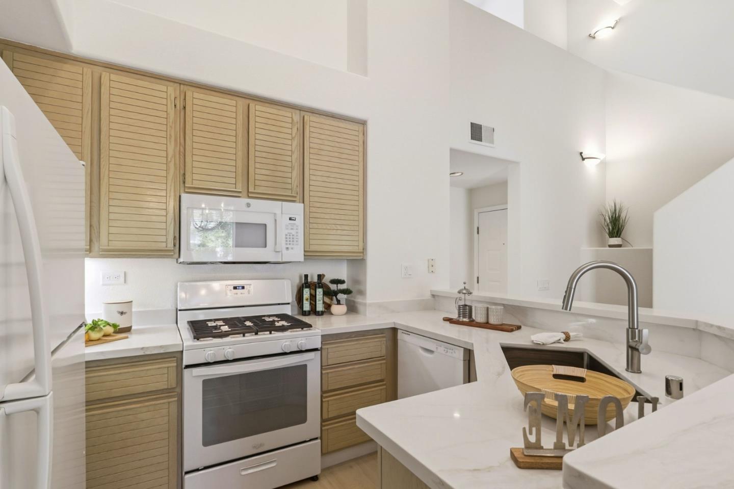 410 Milan DR 220