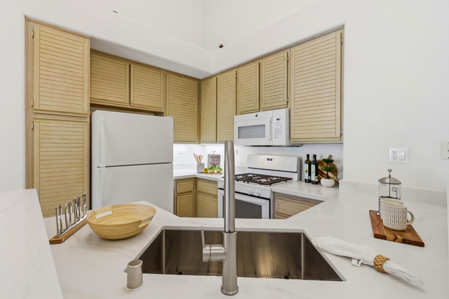 410 Milan DR 220