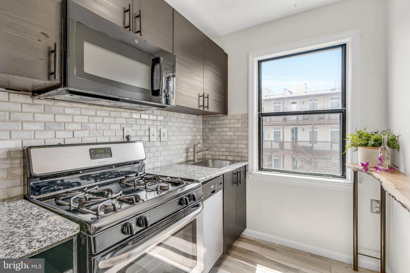 613 HAMLIN STREET NE Unit: 11