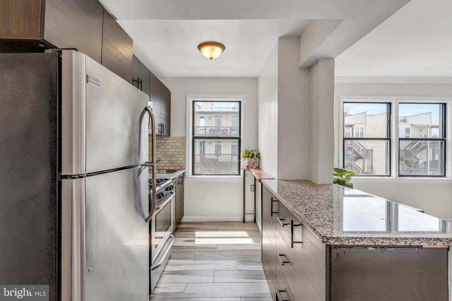 613 HAMLIN STREET NE Unit: 11