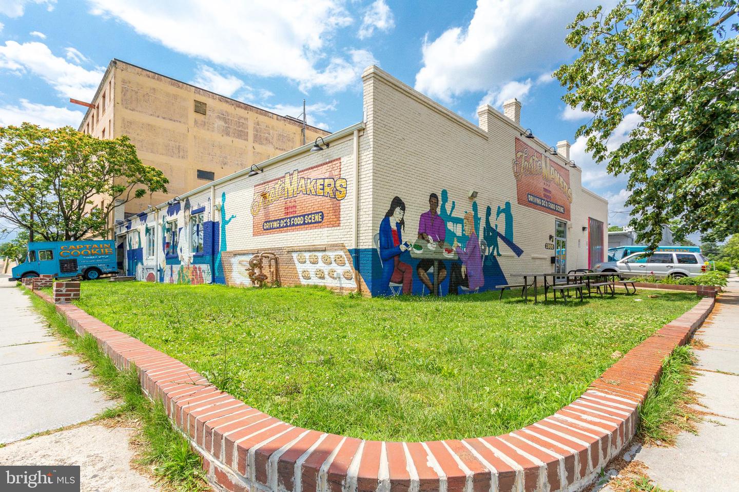 613 HAMLIN STREET NE Unit: 11