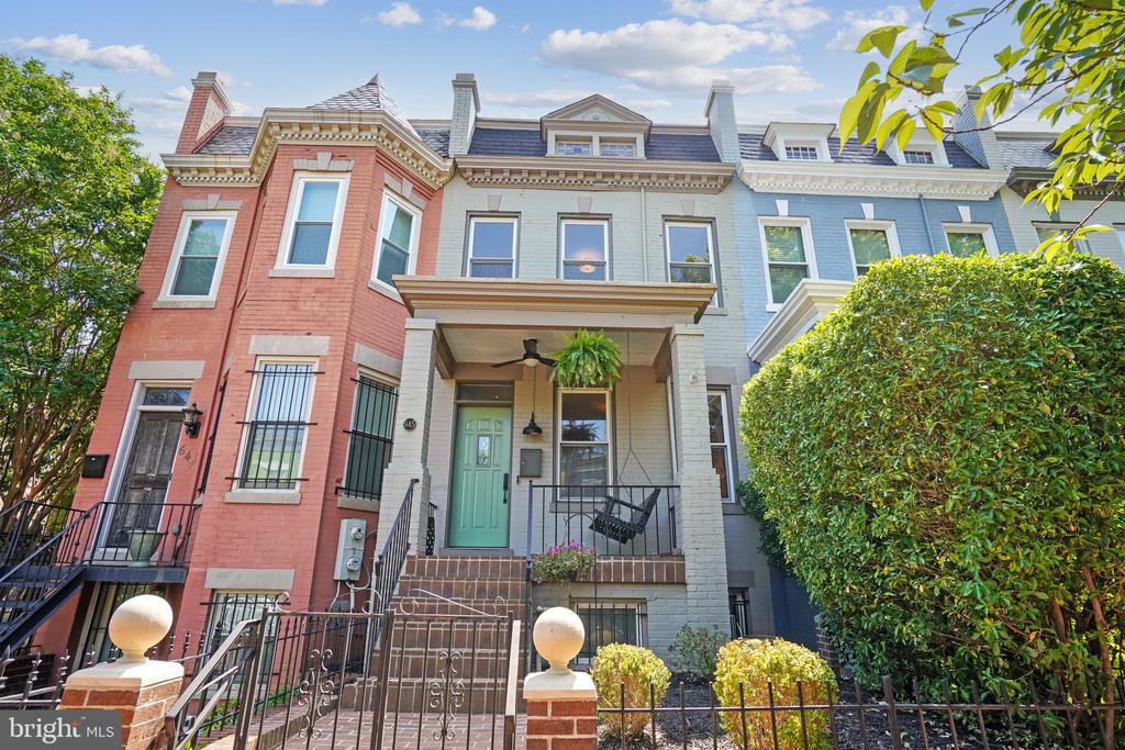 645 5th St NE