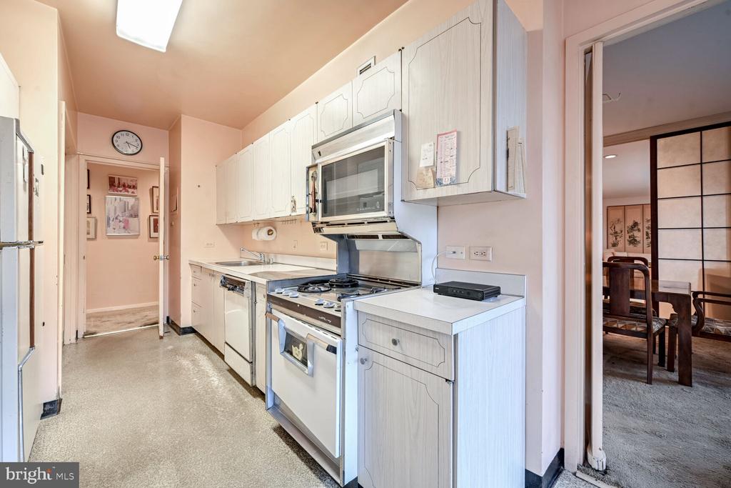 2801 New Mexico Ave NW #522