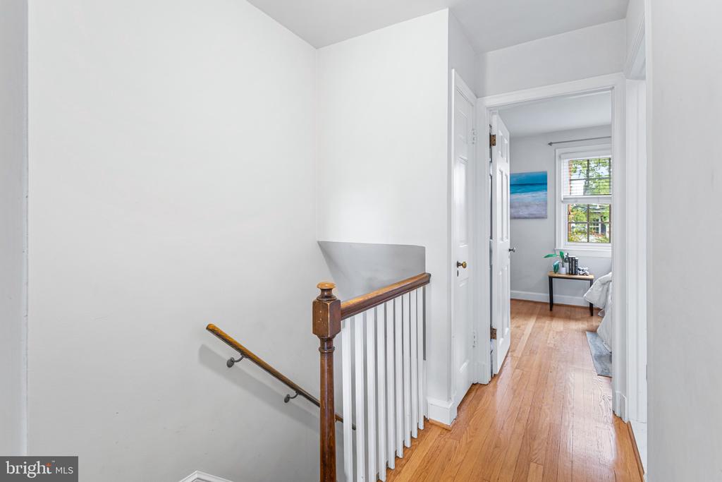 2408 Tunlaw Rd NW