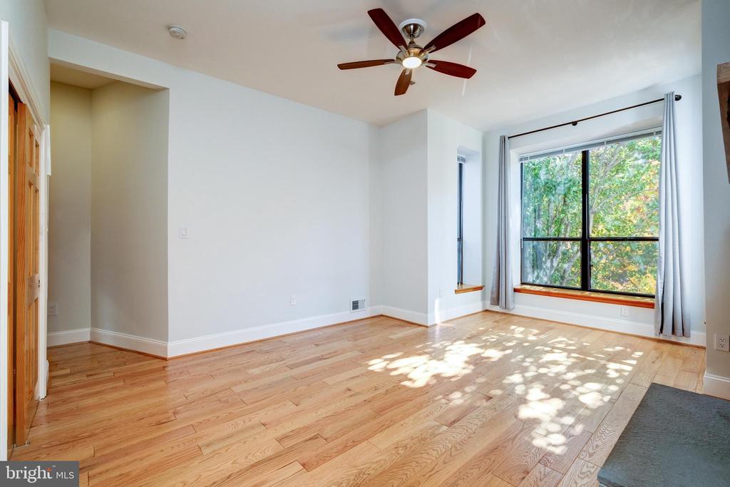 2105 O ST NW #LOWER UNIT
