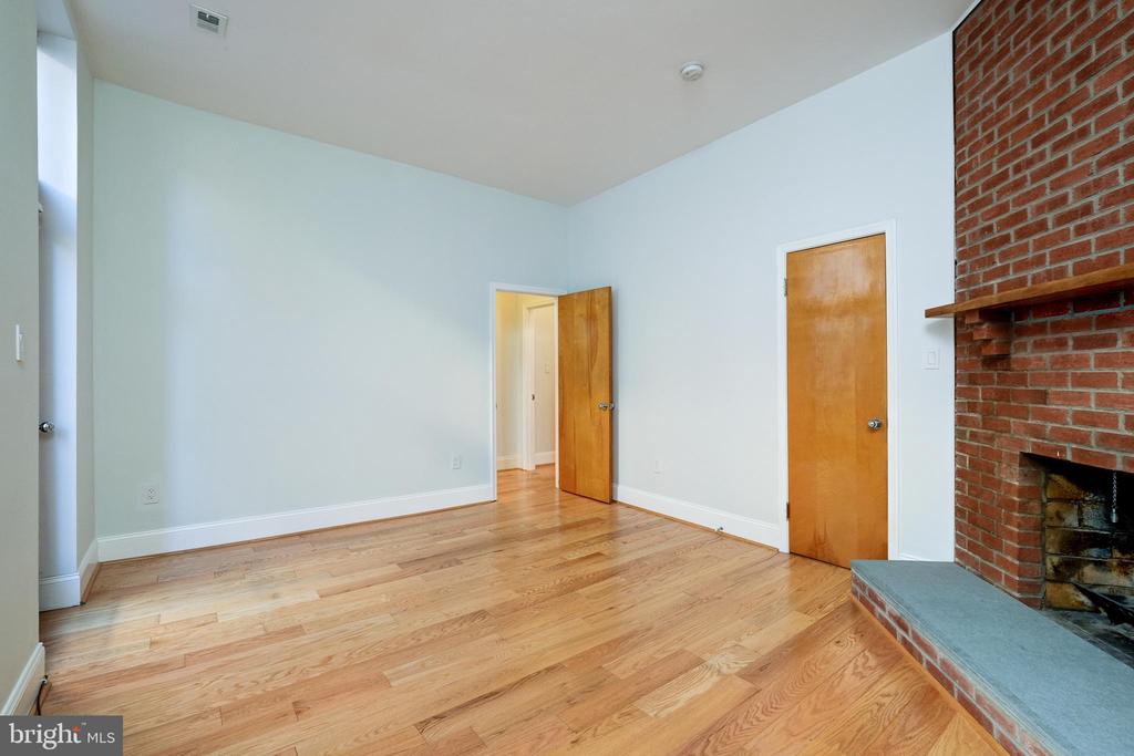 2105 O ST NW #LOWER UNIT