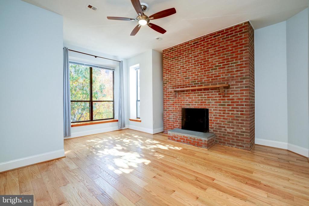 2105 O ST NW #LOWER UNIT