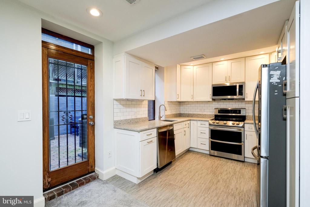 2105 O ST NW #LOWER UNIT