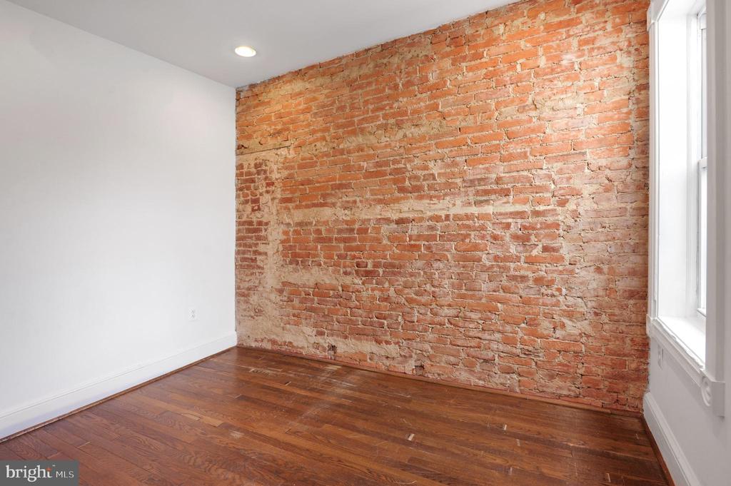 1112 3rd St NE