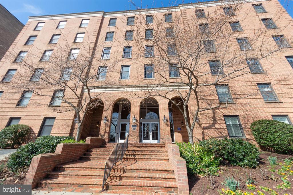 2828 WISCONSIN AVE NW #500