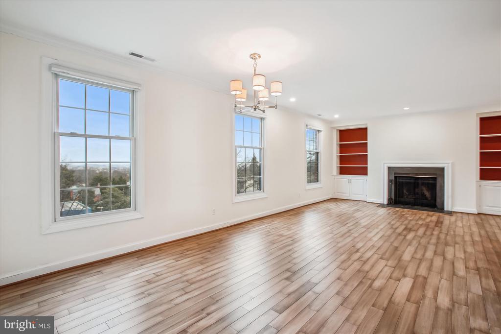 2828 WISCONSIN AVE NW #500