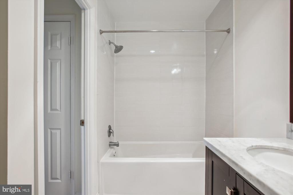 2828 WISCONSIN AVE NW #500