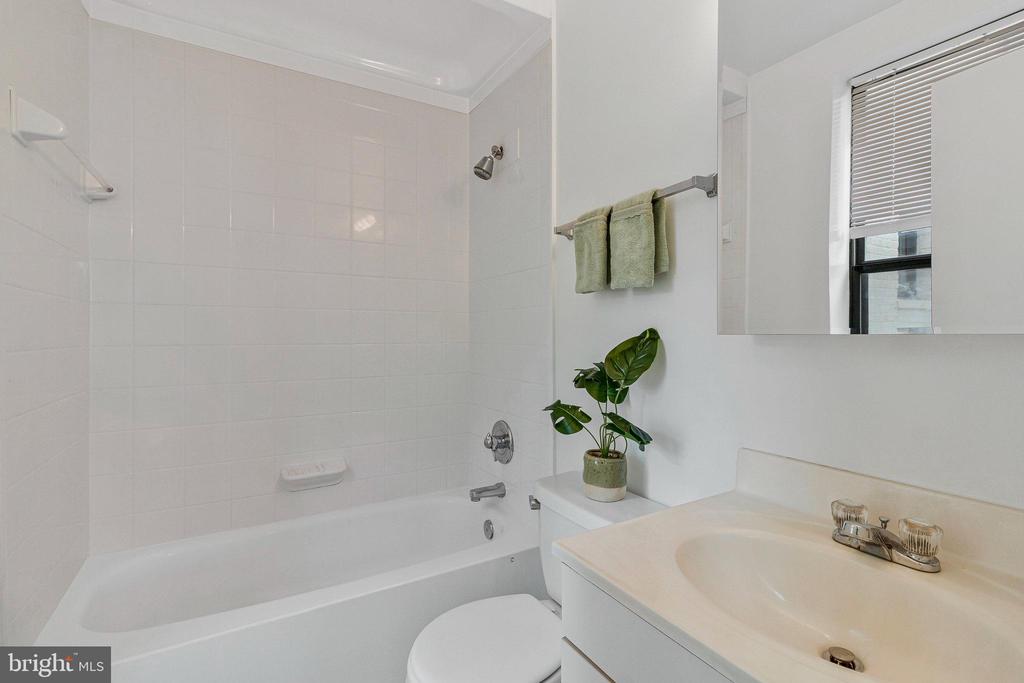 1320 21ST STREET NW Unit: 406
