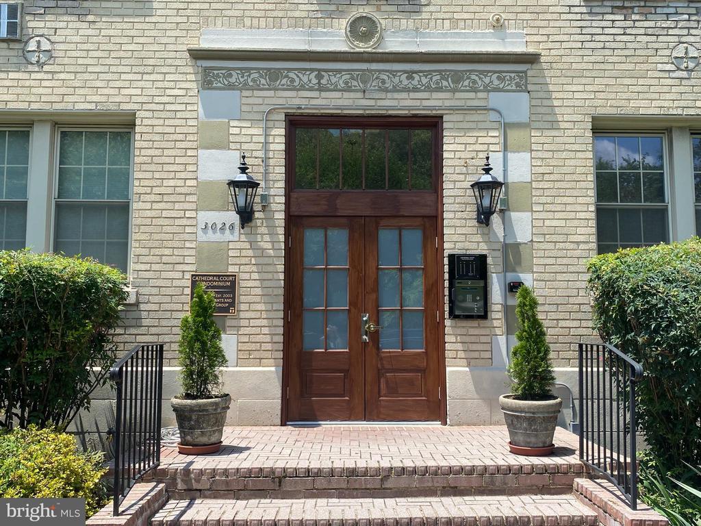 3026 WISCONSIN AVE NW #104