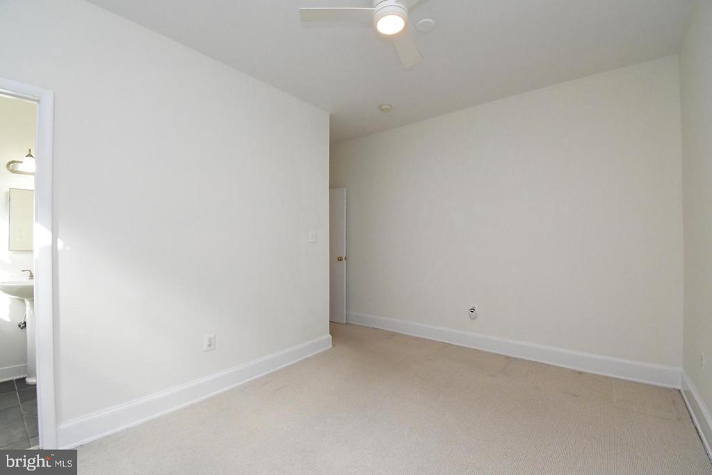 3026 WISCONSIN AVE NW #104