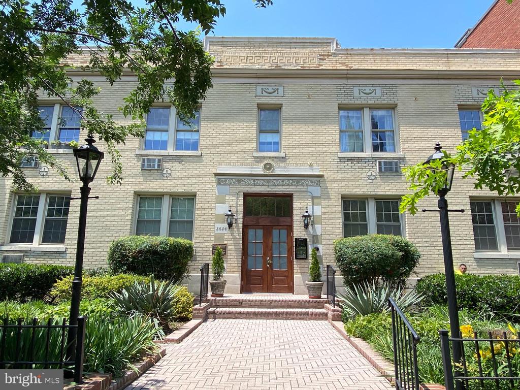 3026 WISCONSIN AVE NW #104