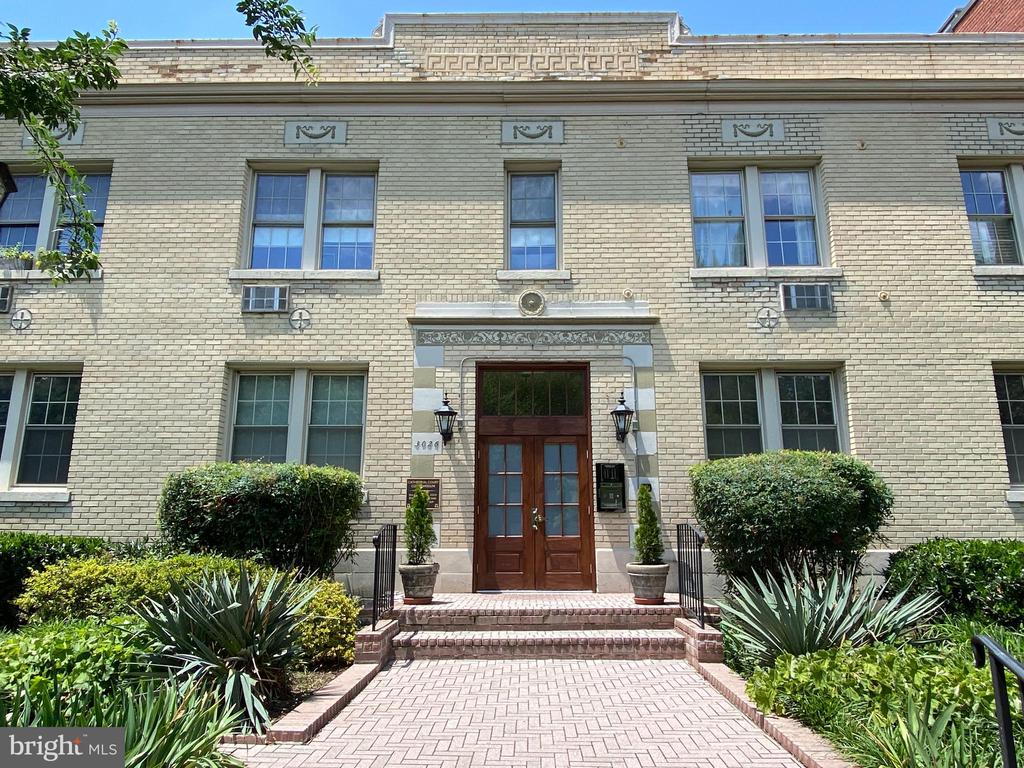 3026 WISCONSIN AVE NW #104