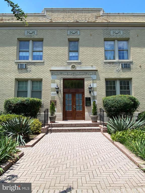 3026 WISCONSIN AVE NW #104