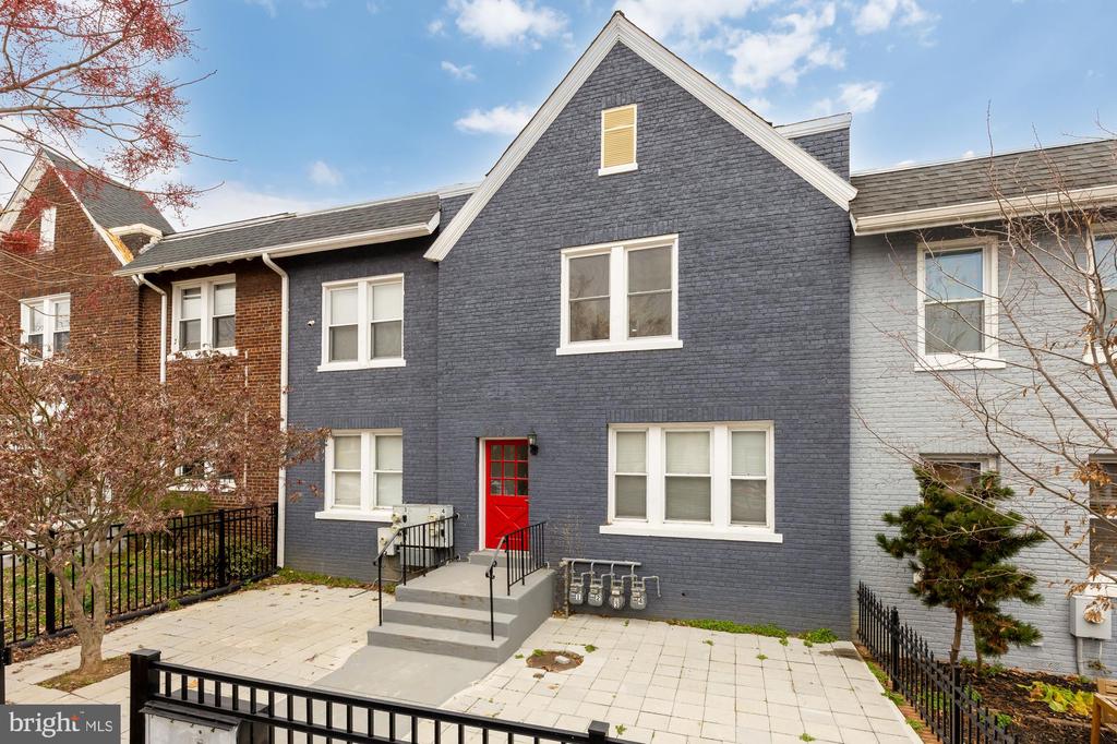 1113 PENN STREET NE 4