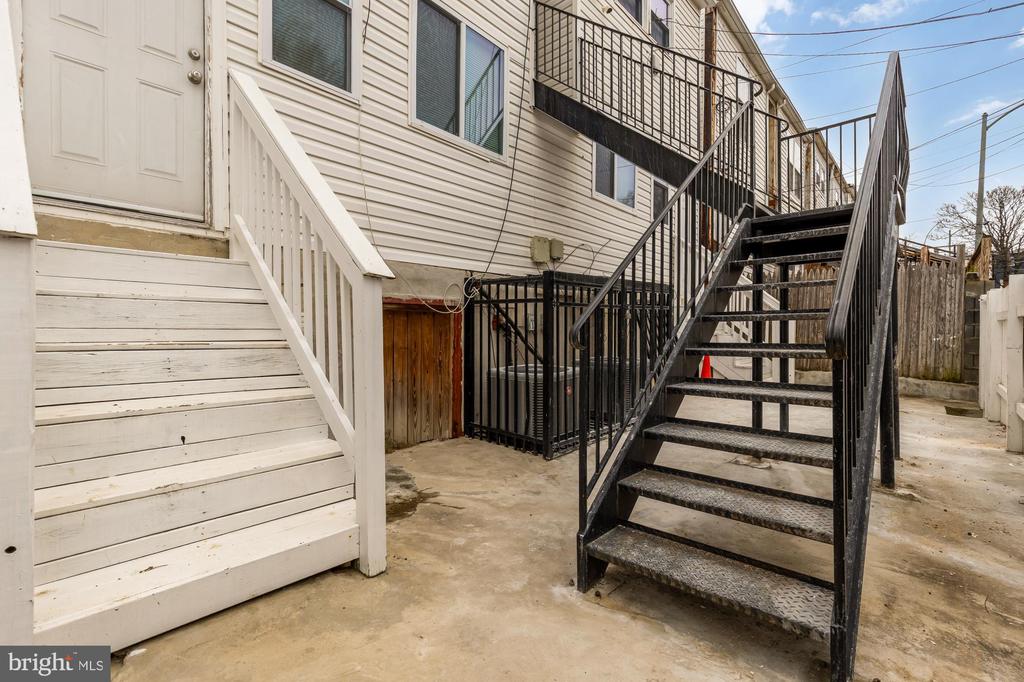 1113 PENN STREET NE 4