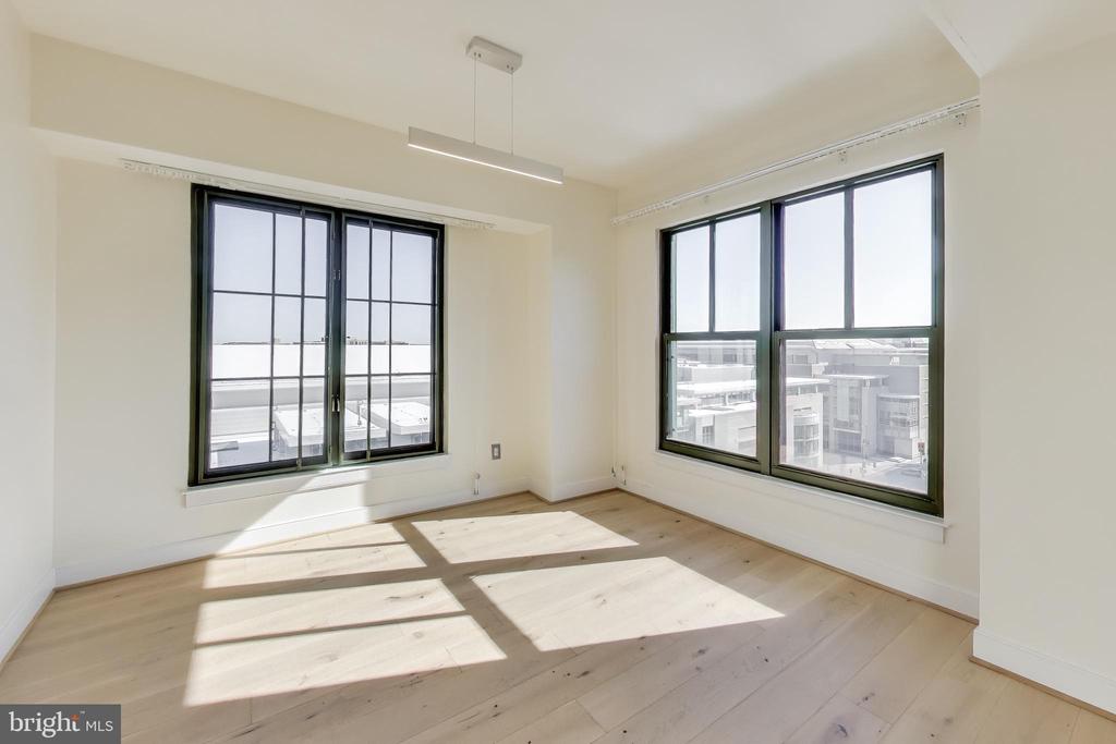 910 M STREET NW 1022