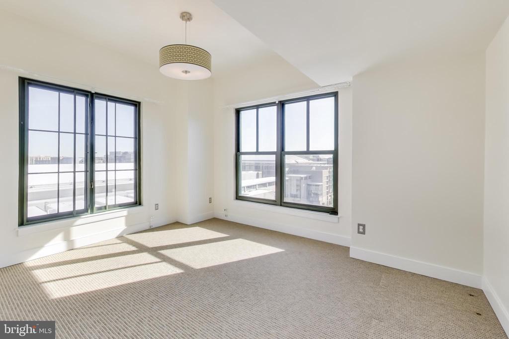 910 M STREET NW 1022