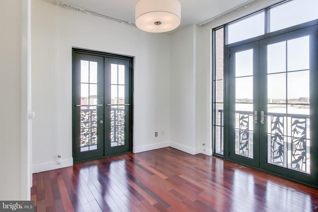 910 M STREET NW 1022