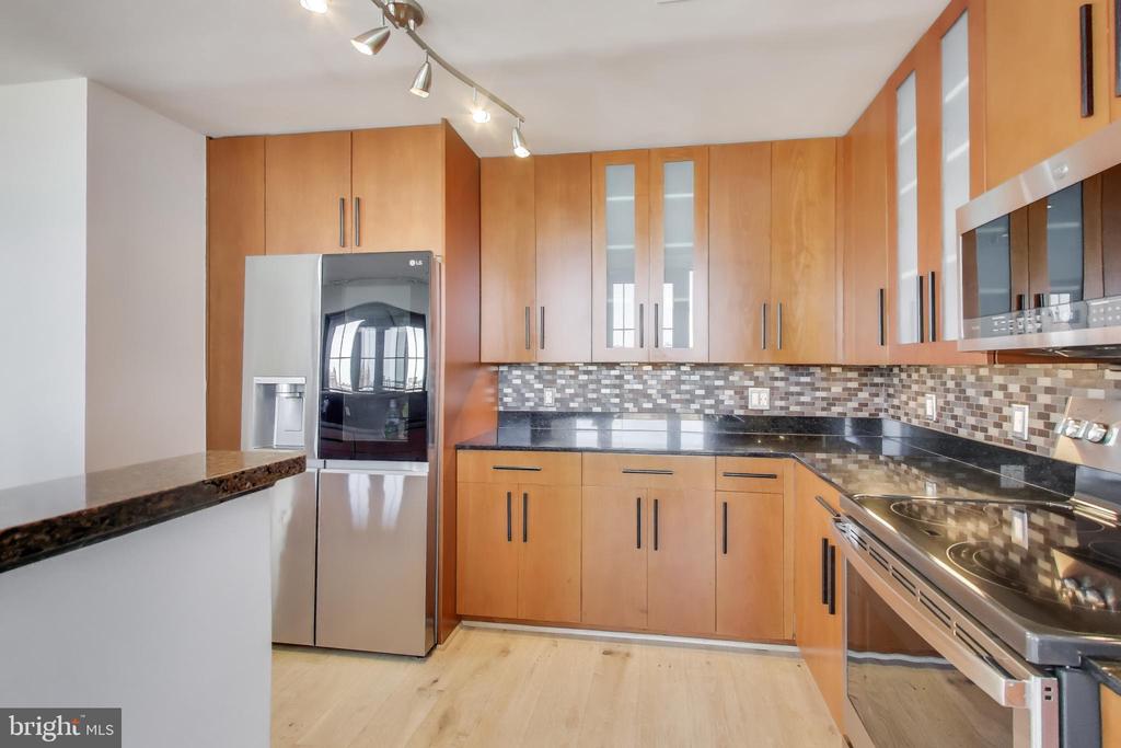 910 M STREET NW 1022