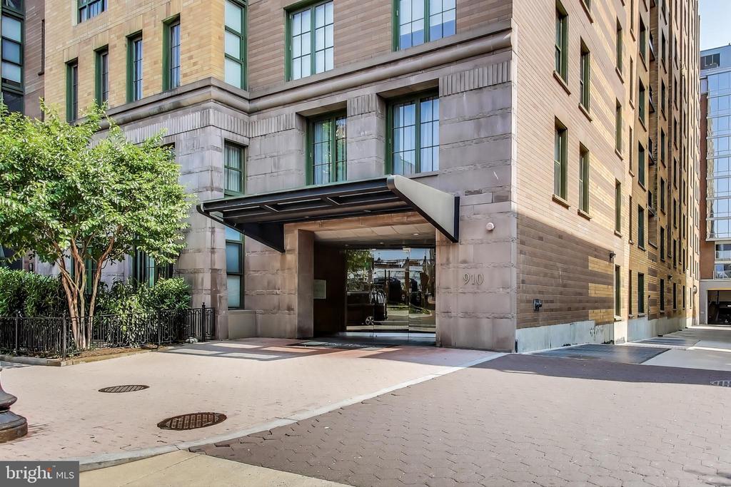 910 M STREET NW 1022