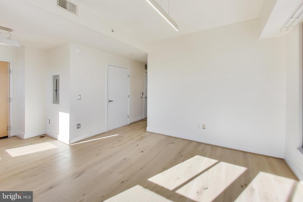 910 M STREET NW 1022