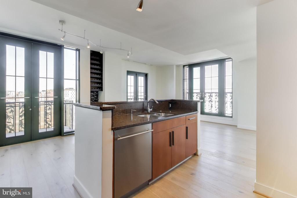 910 M STREET NW 1022