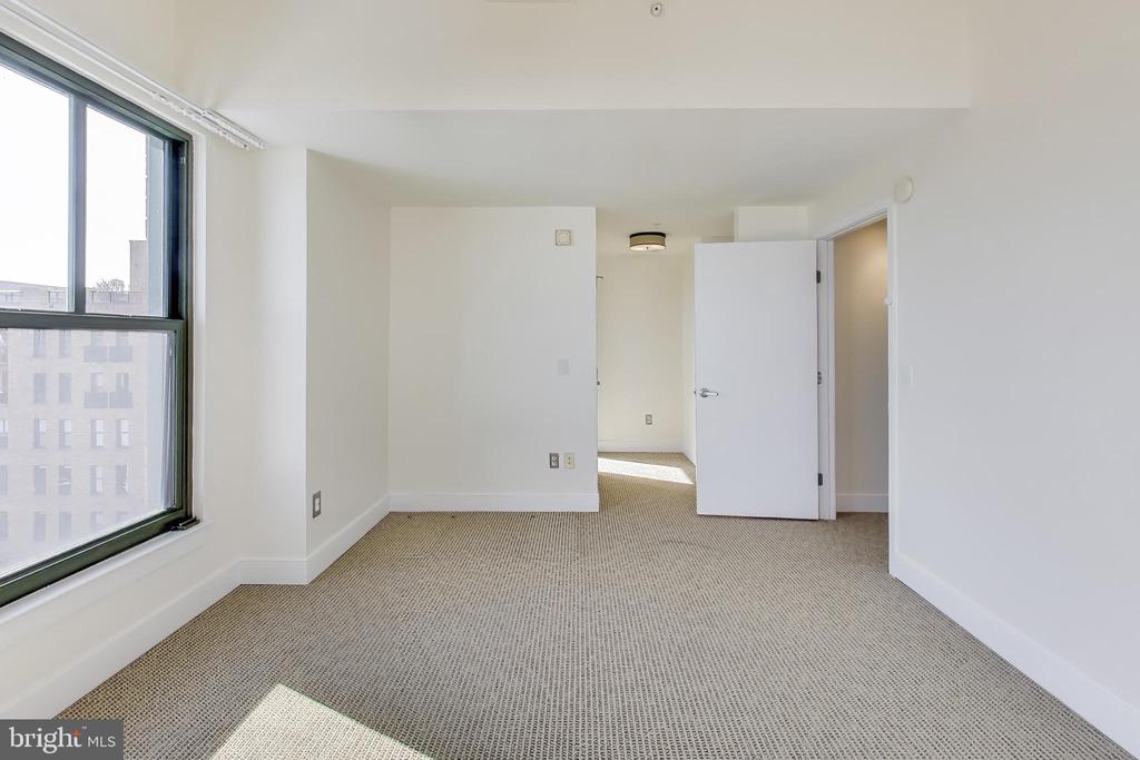 910 M STREET NW 1022
