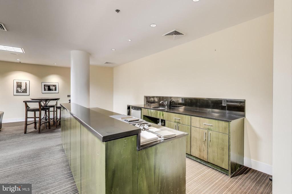 910 M STREET NW 1022
