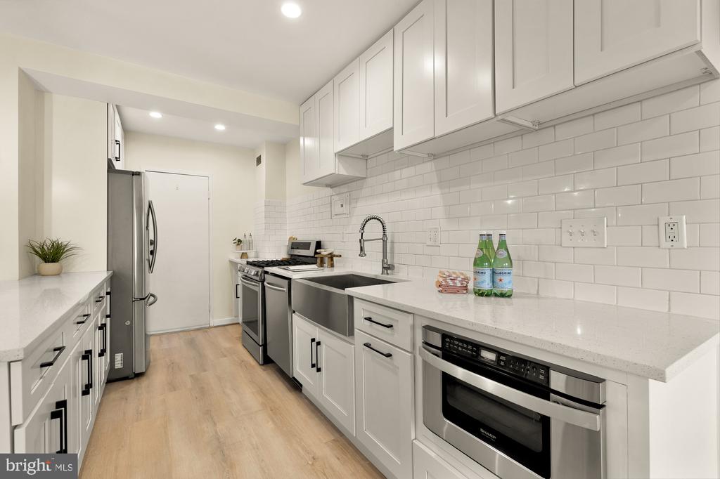 4201 CATHEDRAL AVENUE NW 1009E