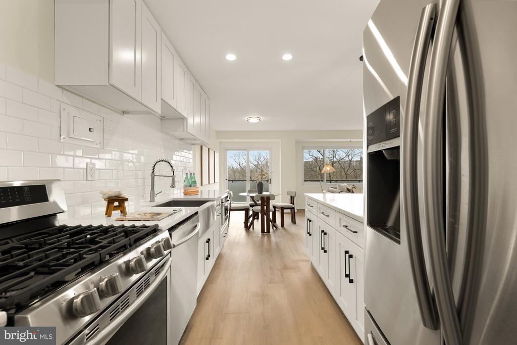4201 CATHEDRAL AVENUE NW 1009E