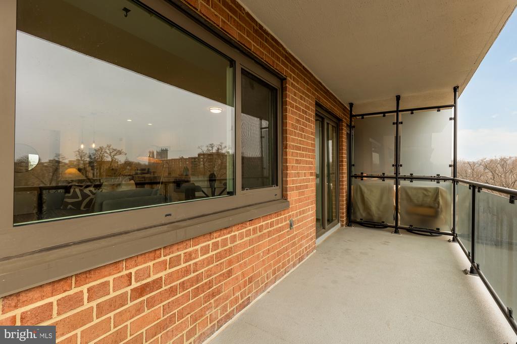 4201 CATHEDRAL AVENUE NW 1009E