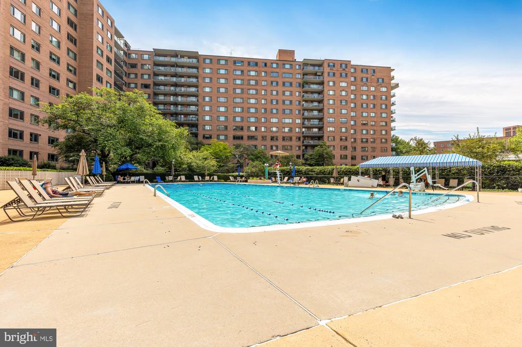 4201 CATHEDRAL AVENUE NW 1009E