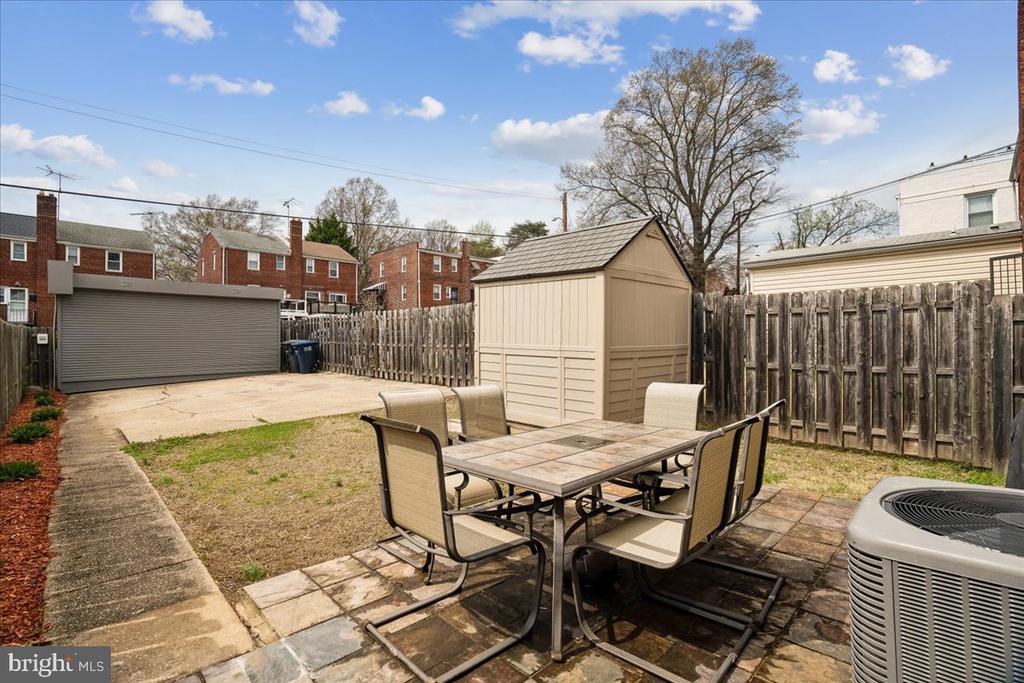 5046 12TH STREET NE
