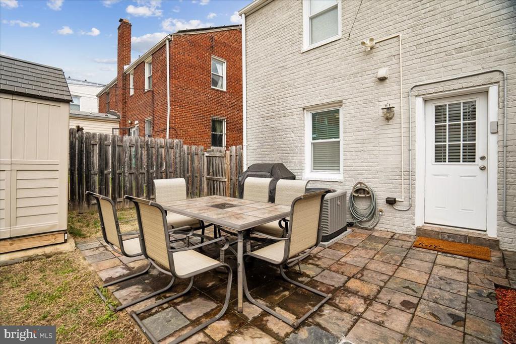 5046 12TH STREET NE