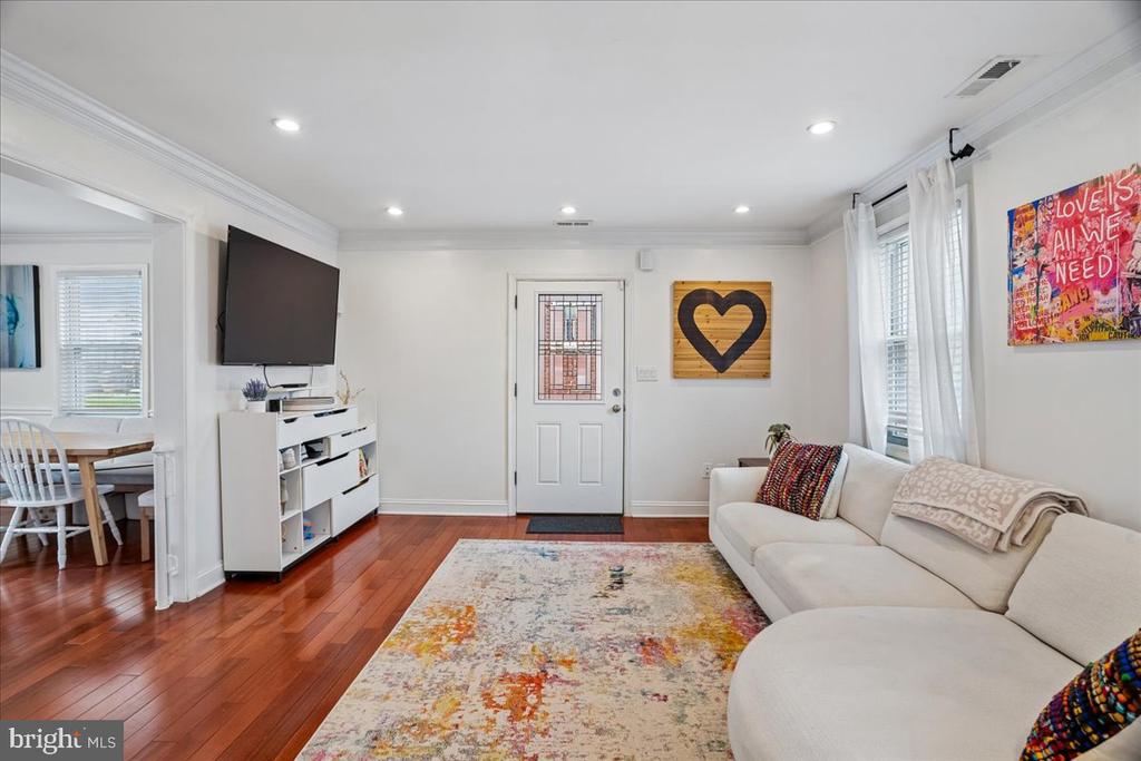 5046 12TH STREET NE