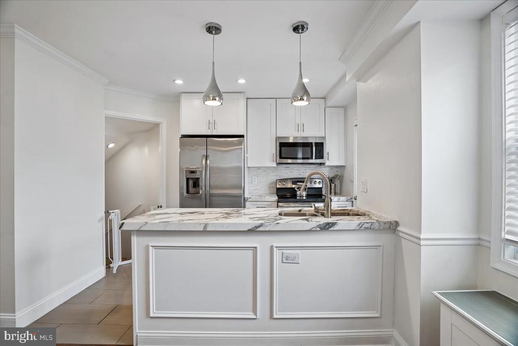 5046 12TH STREET NE