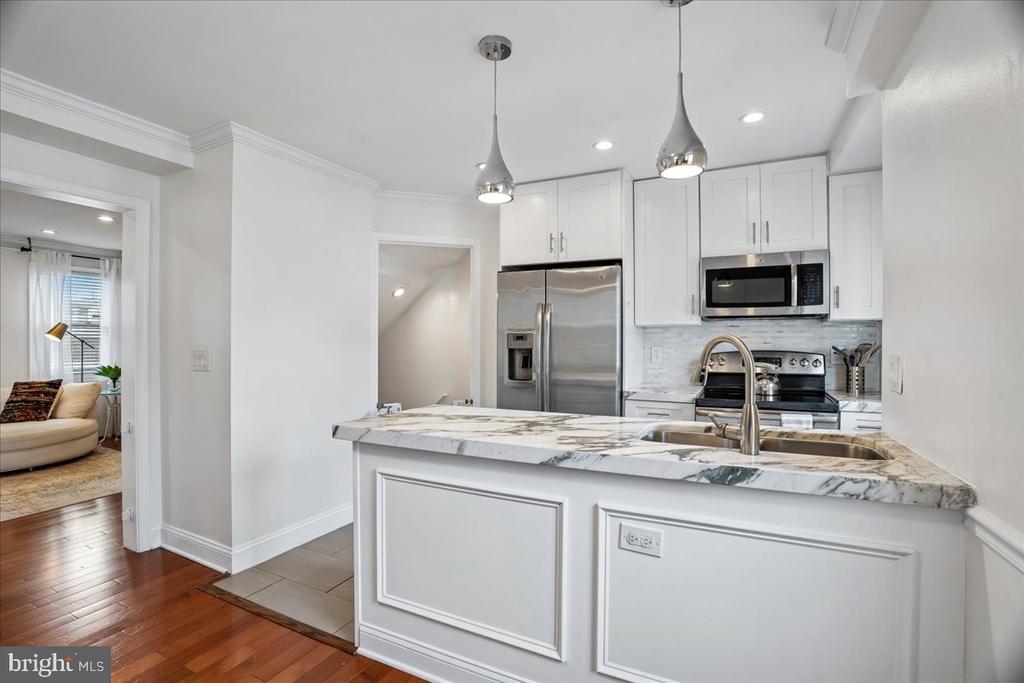 5046 12TH STREET NE